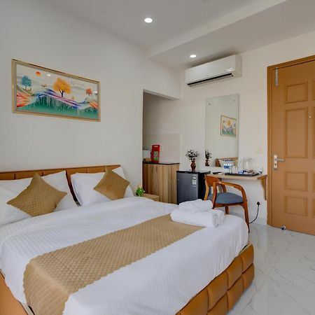 The Lodgers Studio Apartment Infront Of Artemis Hospital Gurugram Gurgaon Exterior foto