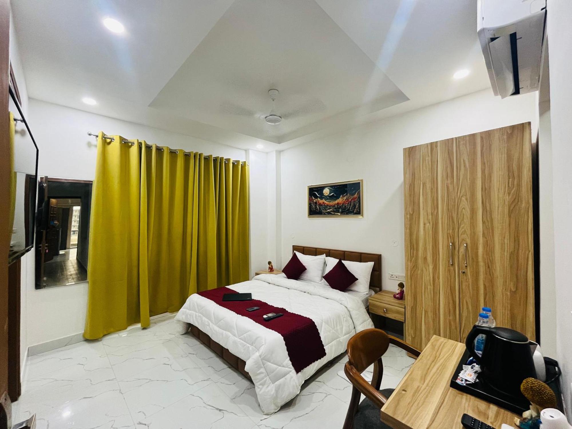 The Lodgers Studio Apartment Infront Of Artemis Hospital Gurugram Gurgaon Exterior foto