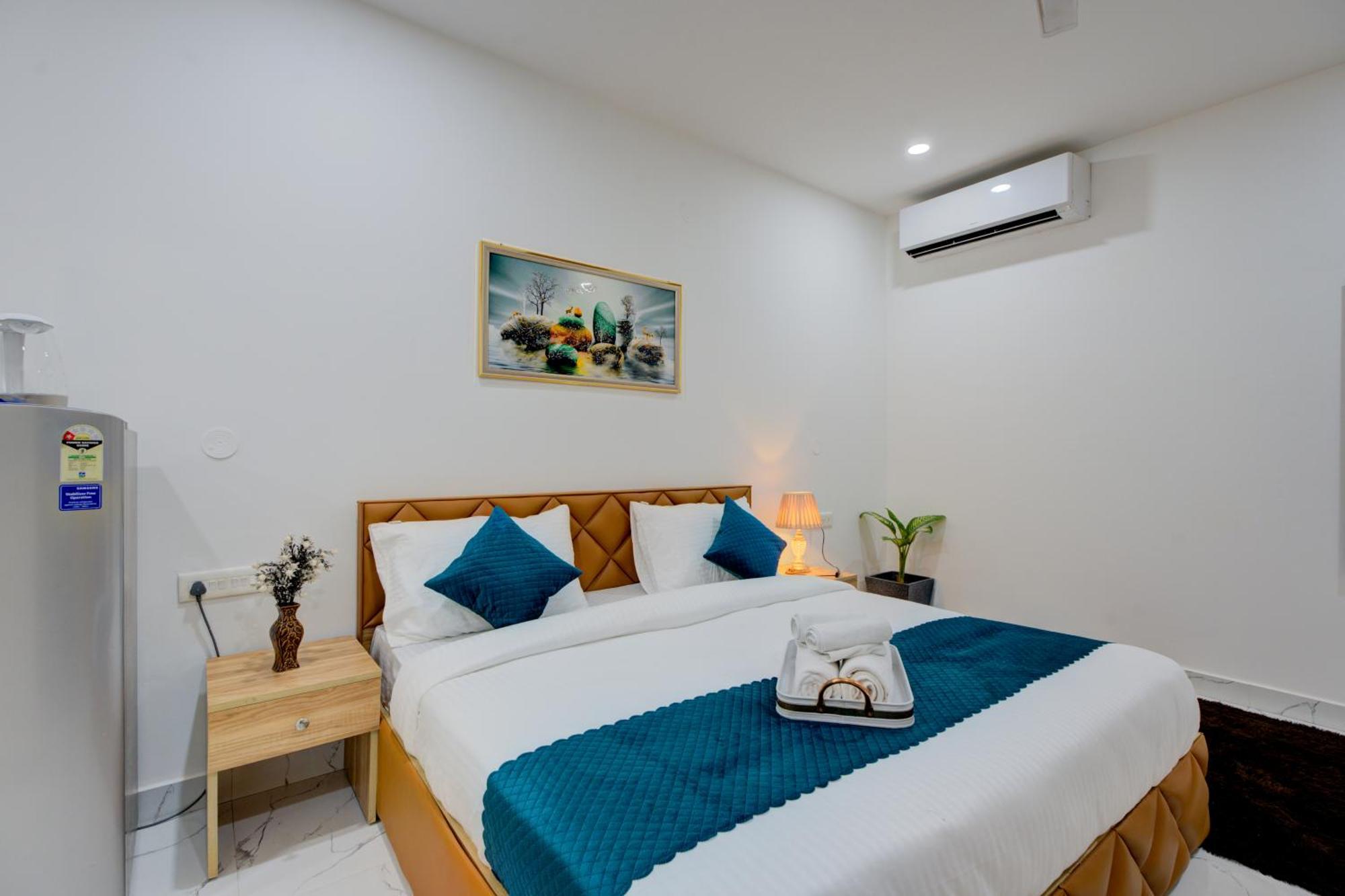 The Lodgers Studio Apartment Infront Of Artemis Hospital Gurugram Gurgaon Exterior foto