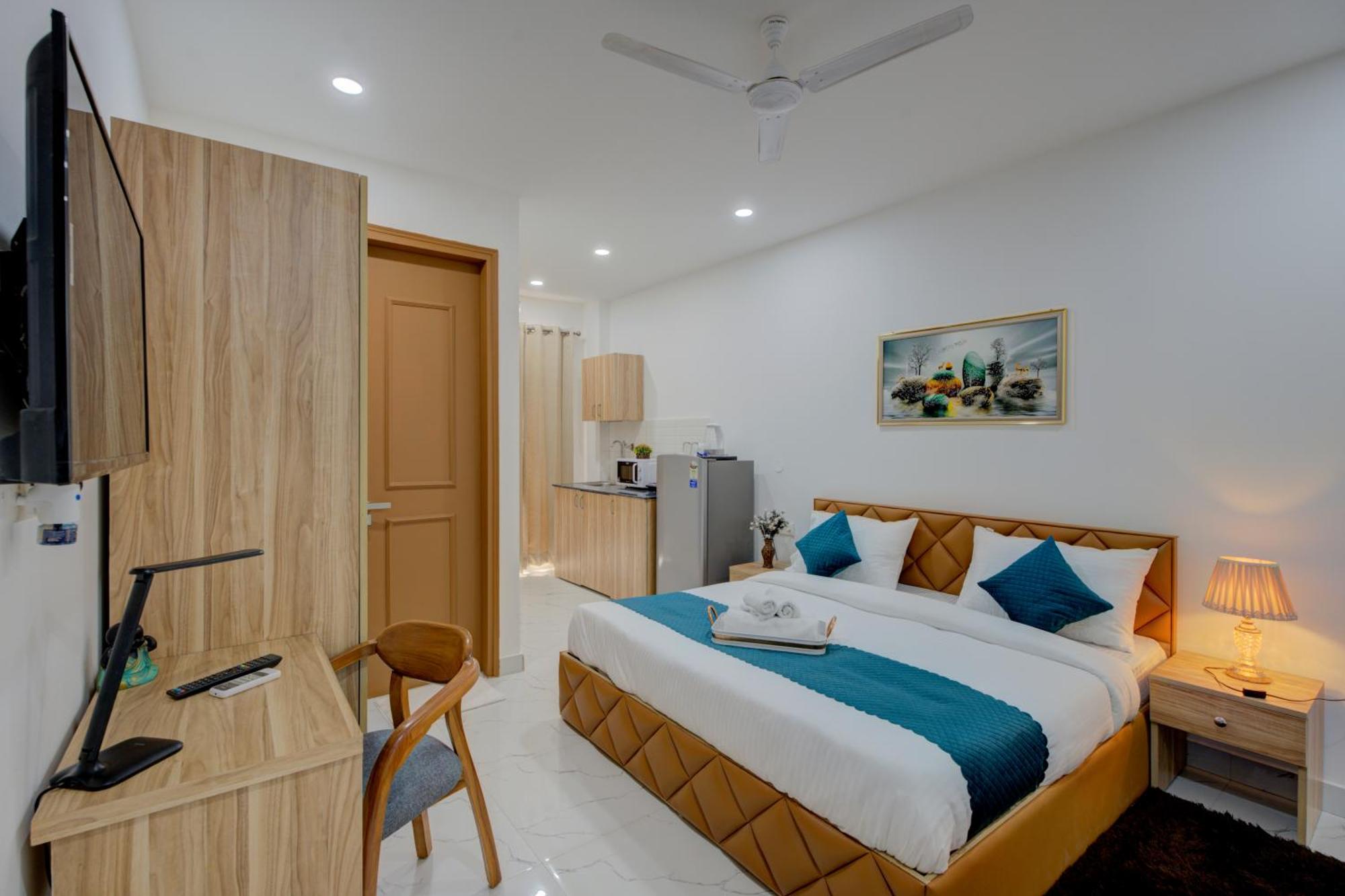 The Lodgers Studio Apartment Infront Of Artemis Hospital Gurugram Gurgaon Exterior foto